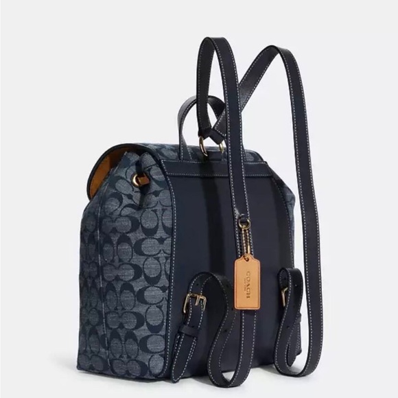 Coach Backpack In Signature Chambray - Picture 4 of 8